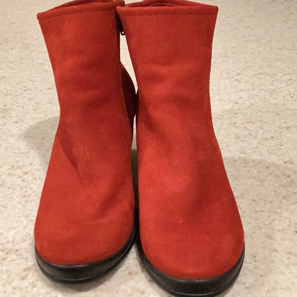 Arche red booties. - Picture 4 of 11